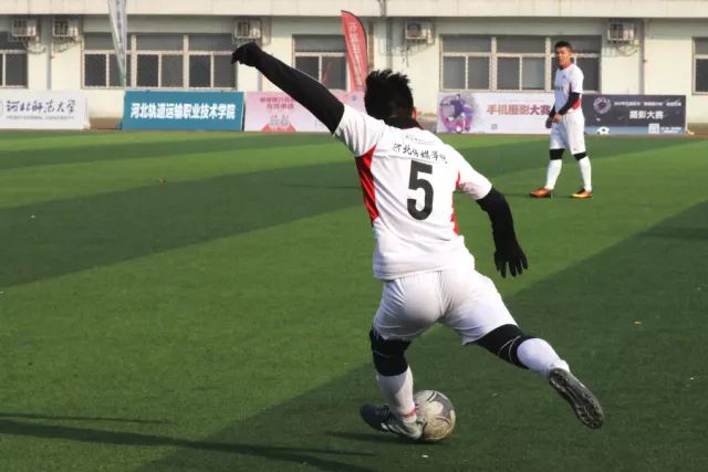 每体：巴萨引进塔的谈判正顺利进行